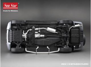 Mitsubishi Pajero V73, cool silver SunStar Metallmodell 1:18